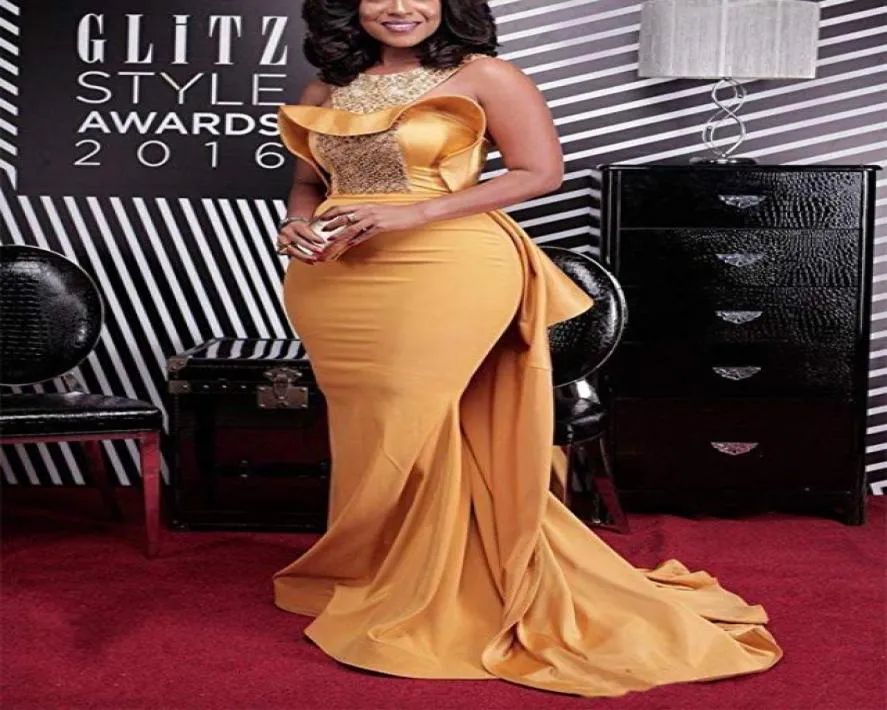 Plus Size Sexig sjöjungfest Party Dress 2019 Prom Dresses Scoop Neck Crystal Pärled Satin Celebrity Dresses Women Dusty Yellow Evening 7967842