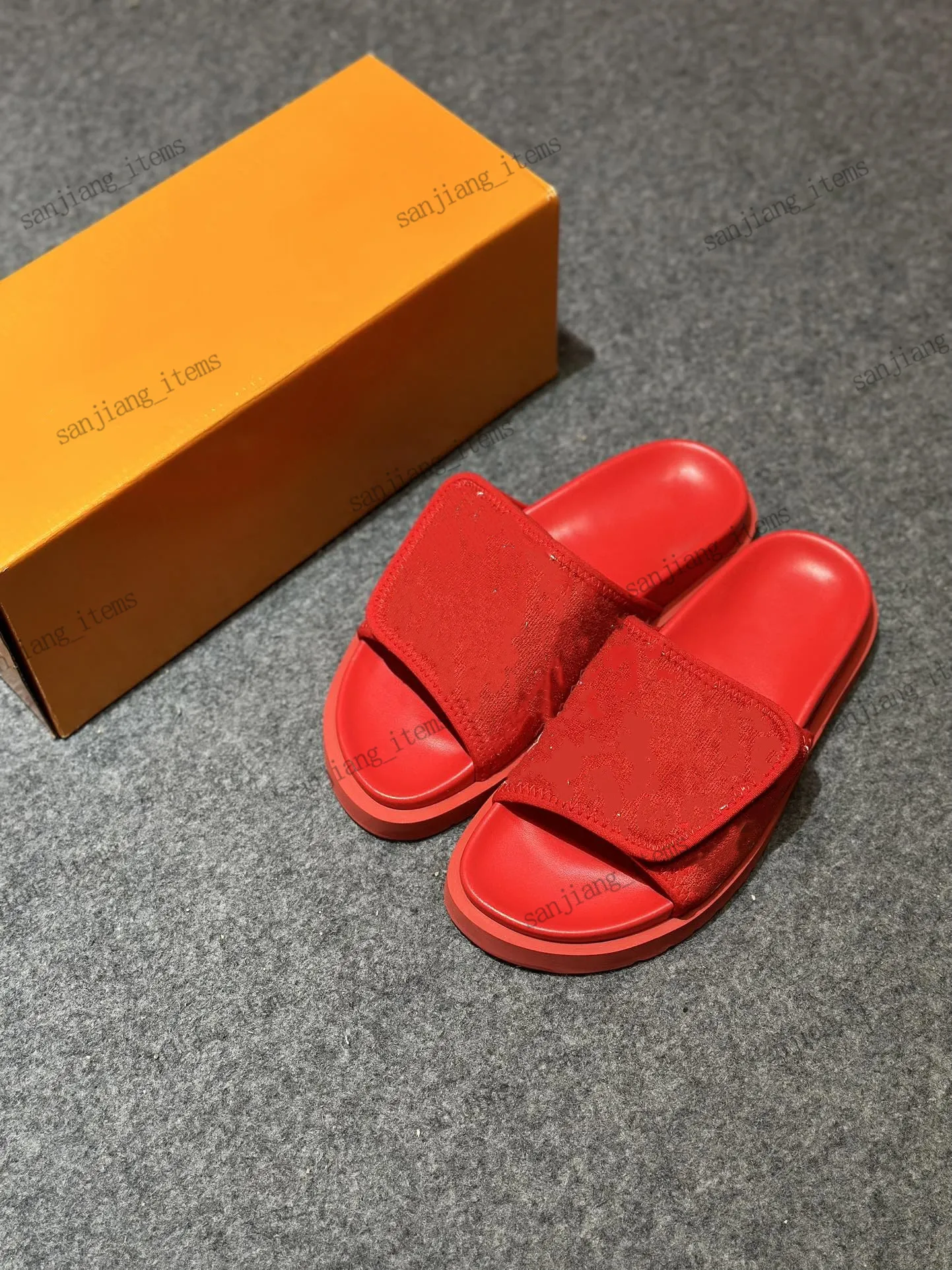 DHgate.com:Vintage Miami Line Mule Designer Slippers Women
