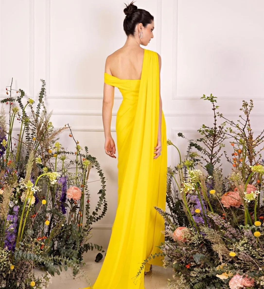 Caritasnepal Valentina Black Sequin Long Sleeve Maxi Dress