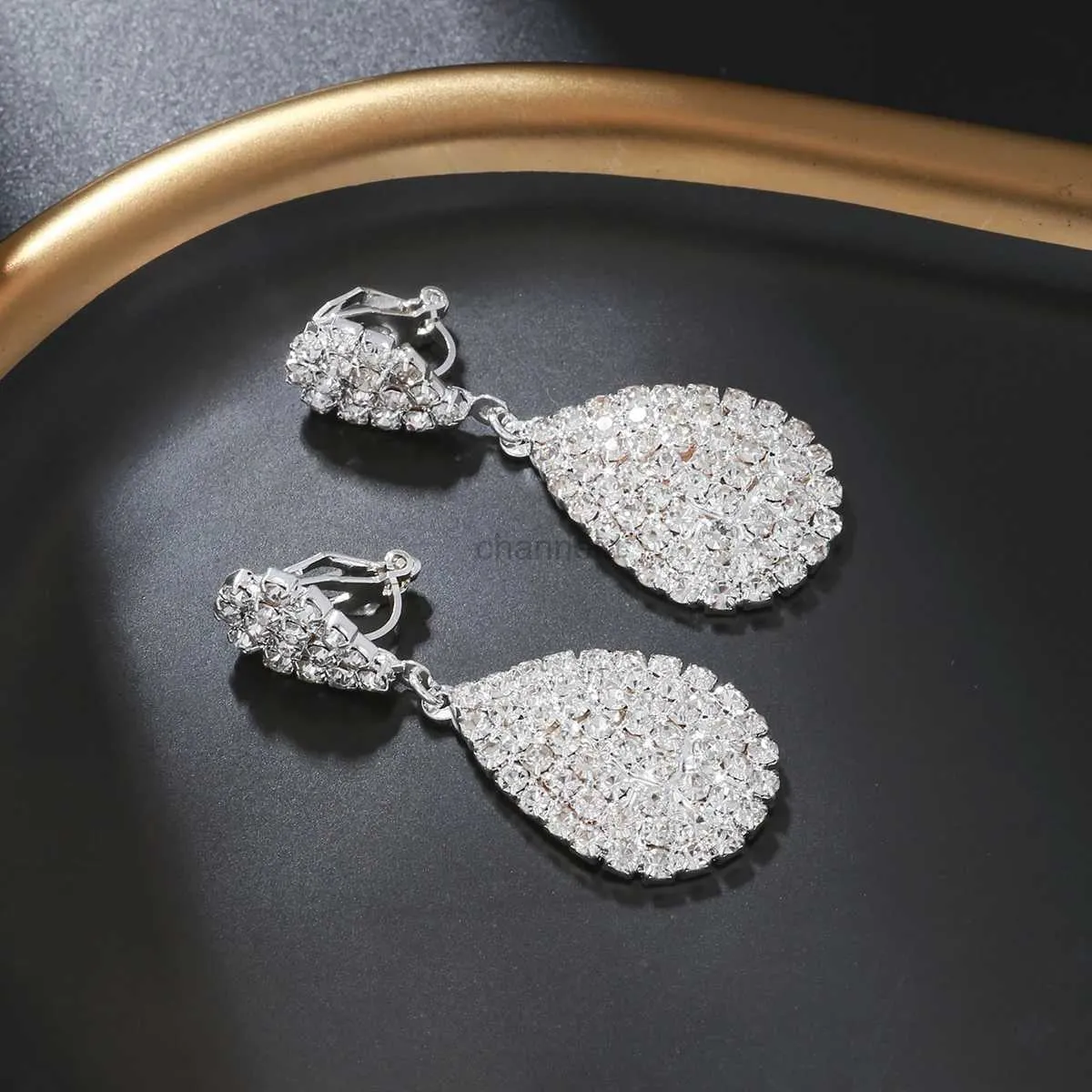 Other Water Drop Clip On Earring Cubic Zirconia Crystal Dangle Earrings Statement Earrings no pierced for Women Wedding Bridal jewelry 240419