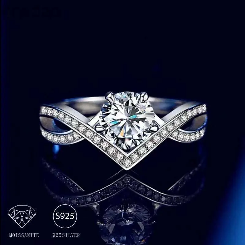 Solitaire ring 925 Sterling Silver 1 CT Moissanite Diamond Crown Ring Dames High Fashion voorstel Verjaardagscadeau voor moeder D240419