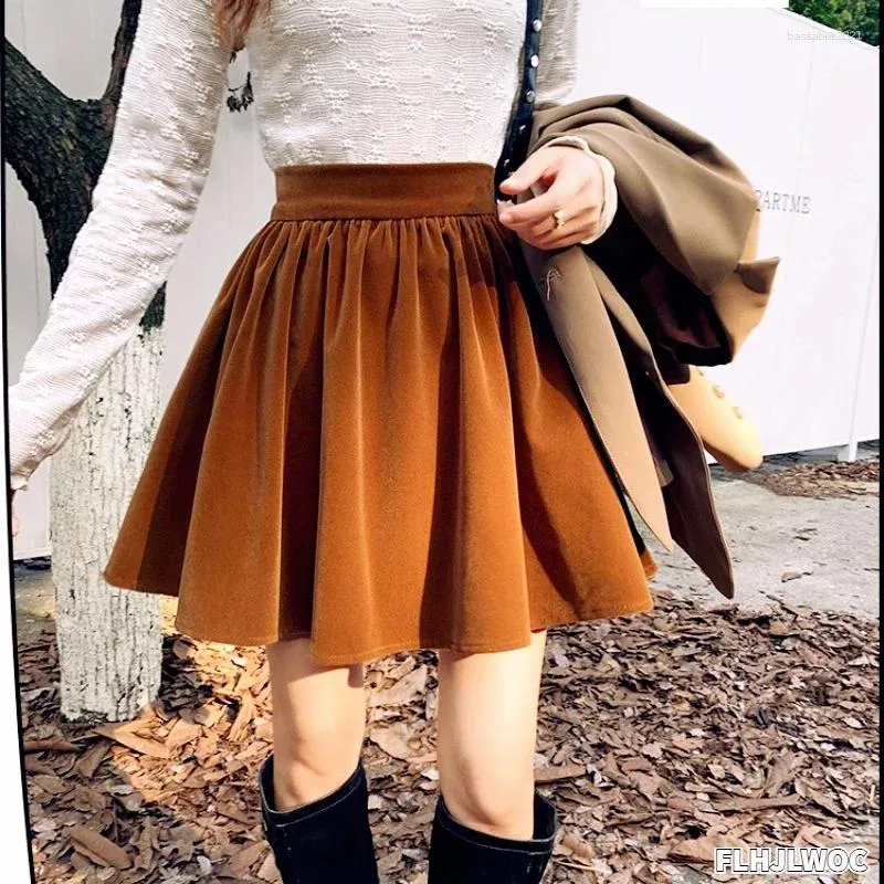 Rokken winter fluwelen ontwerp 2024 jaar lente Japan meisjes chique mode elastische taille mini rok