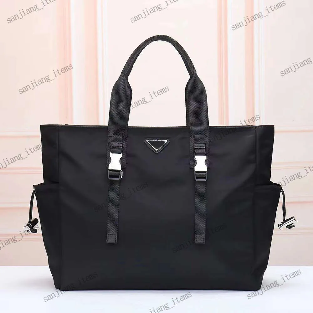 Sac de créateur pour femmes Tapés en nylon Luxury Sac à main Bag de plage Mente Mandted Duffle Backpacks City fourre-tout