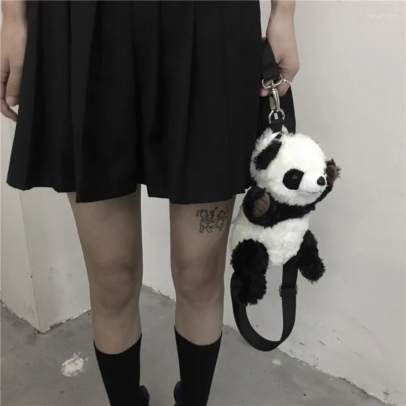 Axelväskor gotiska hiphop harajuku punk kvinnor väska korea ulzzang panda messenger tecknad film cawaii ragdoll