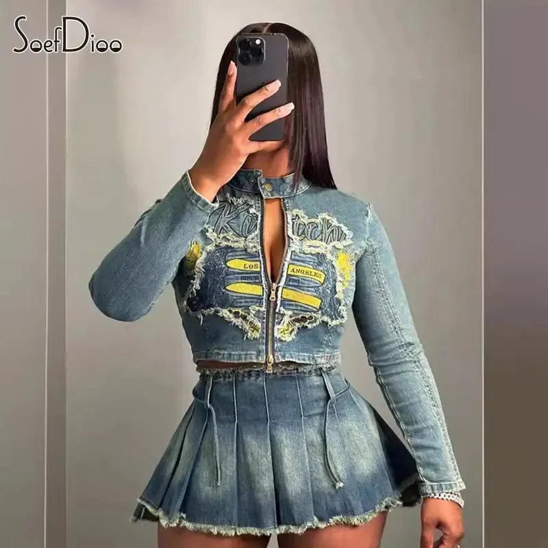 Soefdioo Fashion Denim 2ピースセット女性ヒップスター刺繍ジャケットとプリーツミニスカートは、ハイストリートの衣装を一致させる240408