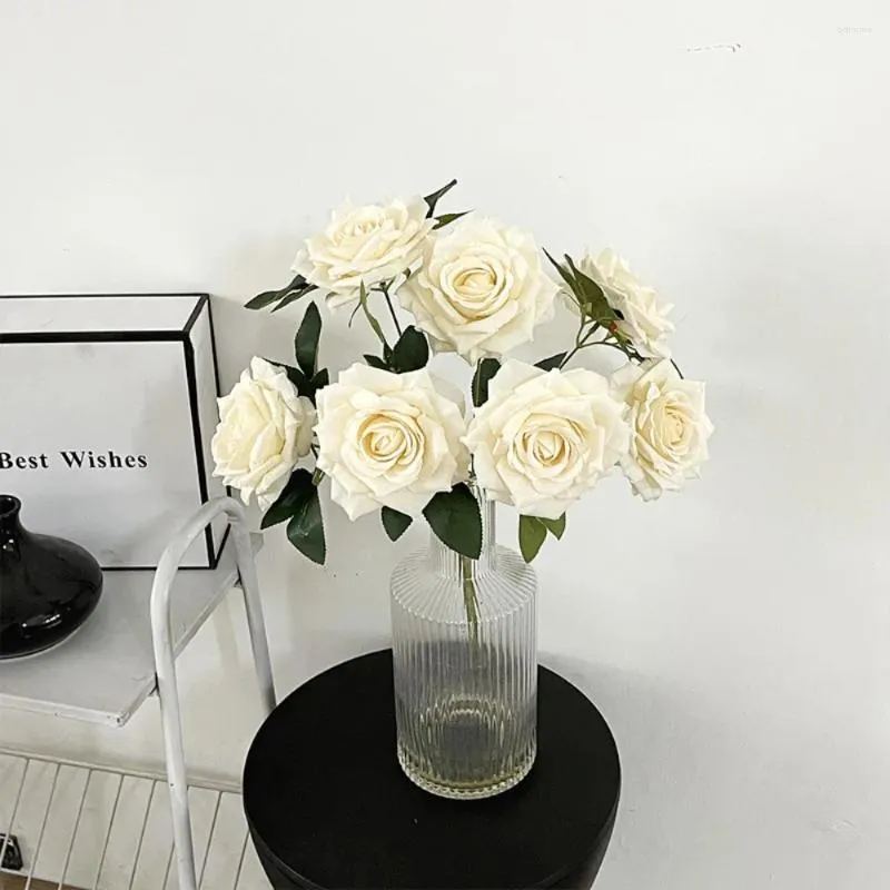 Kwiaty dekoracyjne 43 cm symulowany kwiat pojedynczy 7-headowy retro róża sztuczna sztuczna żelazna drut Wewnętrzna wyściółka Tkaninowy materiał kwiatowy bukiet