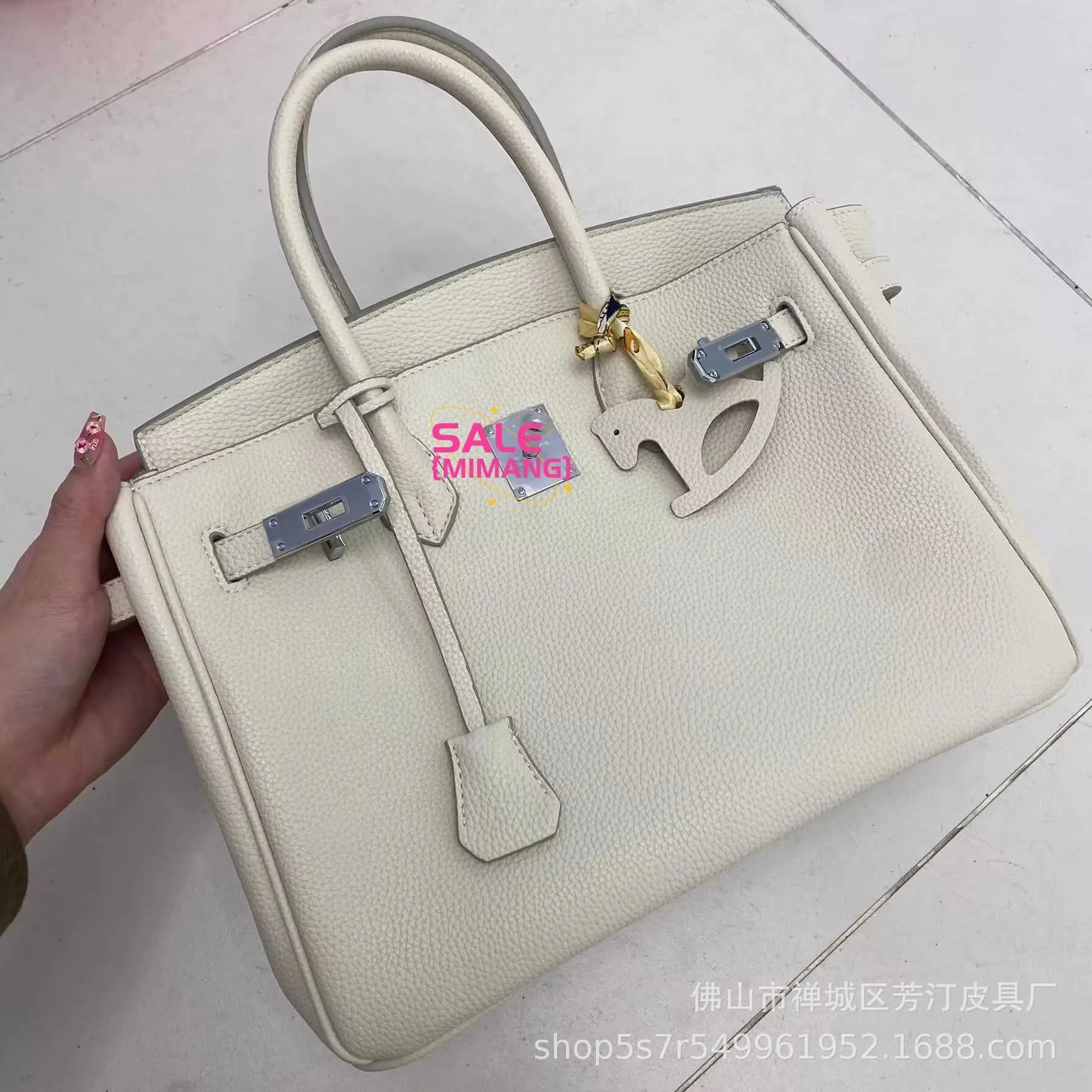 Ein Birknns Classic Bag Hang Tag kleines Schloss Litschee Getreide Kuhlatten -echtes Leder für Frauen Handheld Crossbody Single Schulter Silber Schnalle Klassiker Klassiker