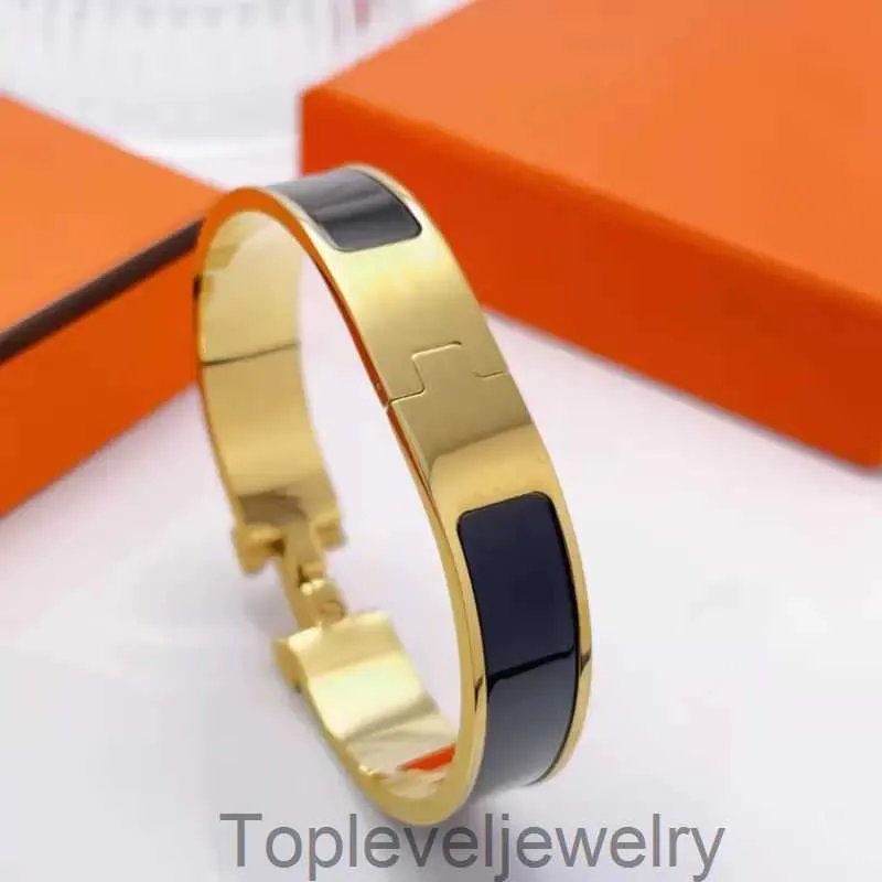 Design bracelet de haute qualité bracelet bijoux 4 couleurs de boucle en or bracelets de mode en acier inoxydable