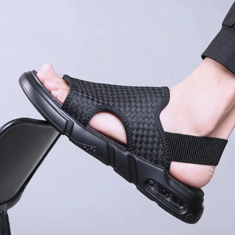 Schoenen voor mannen 2024 Zomer mode sportstrand ademende buitenheren sandalen open toed zapatillas de hombre 240417