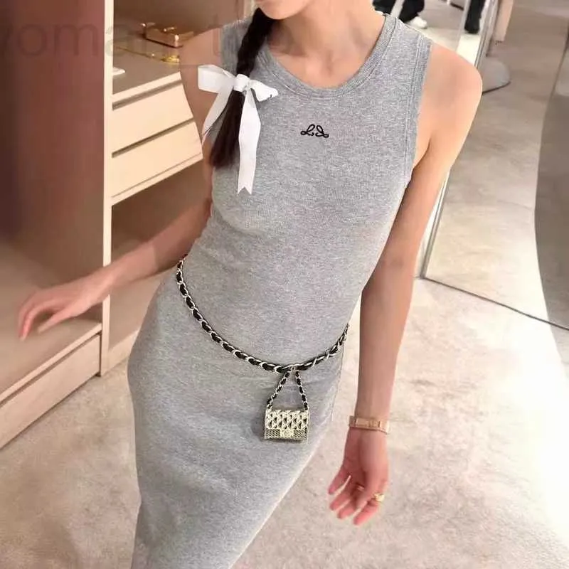 Basic & Casual Dresses Designer Celebrity temperament shows slimming side slit, mid length knee knitted skirt, embroidered vest on chest, summer dress 4HZB