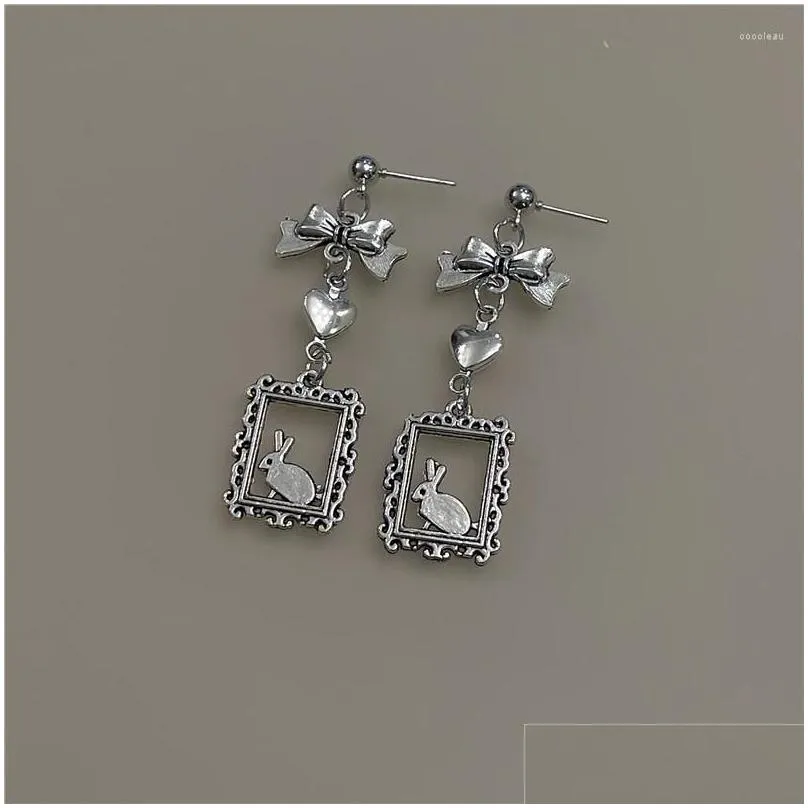 Boucles d'oreilles en lustre en peluche.