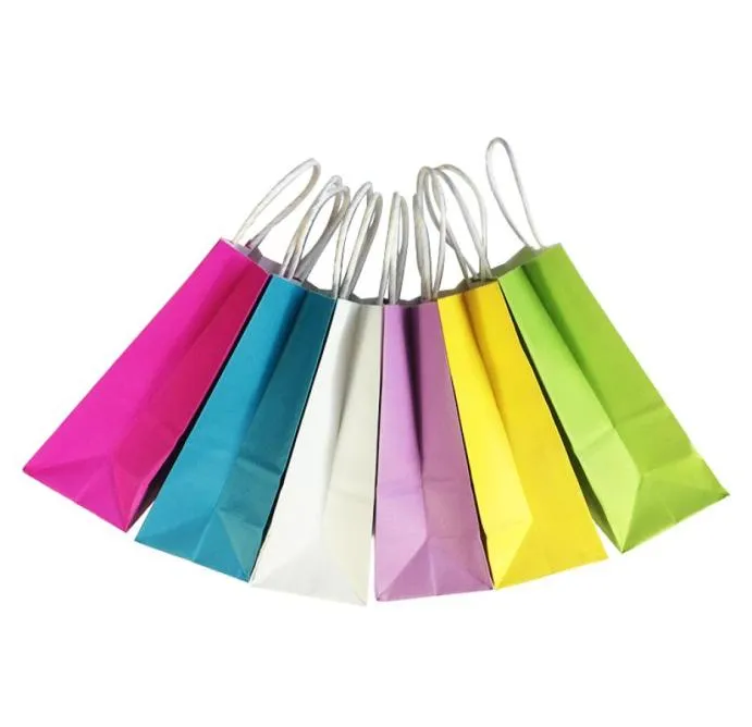 50pcspack Kraft Paper Gift Bag 21x15x8cm Solid Color Boutique Festival Sacos de embrulho de presente com Handle3038930