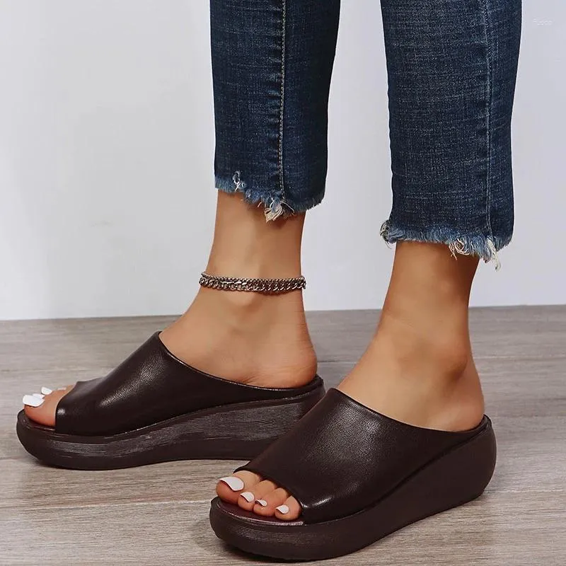 Slippers Femme Sandales Talons de coin Plateforme Sandalias Mujer 2024 Cuir souple Été avec chaussures de cale pour extérieur