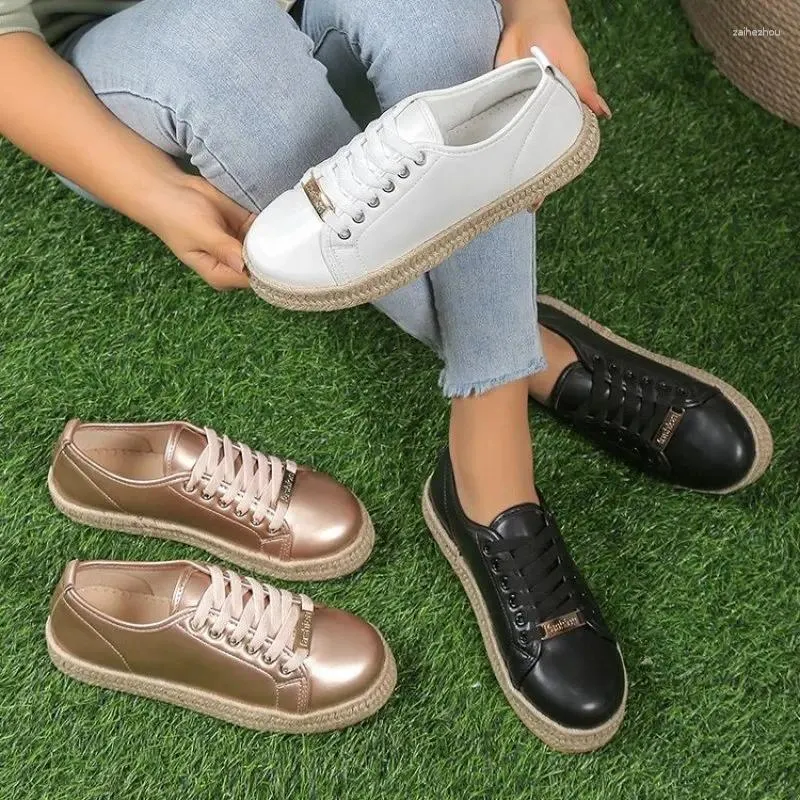 Casual Shoes Women College Style All-Match Lace-Up White Flat Pu Non-Slip slitstempliga Simple Fashion Sneakers 42 43