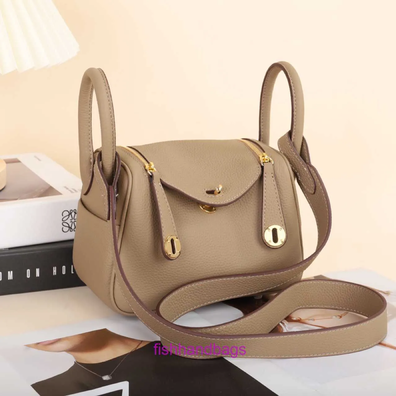 Sac fourre-tout de créateur de luxe Herrmms Lindiss Store en ligne Nouveau sac pour femmes Mini Leather One épaule Messenger Oreiller polyvalent avec logo d'origine