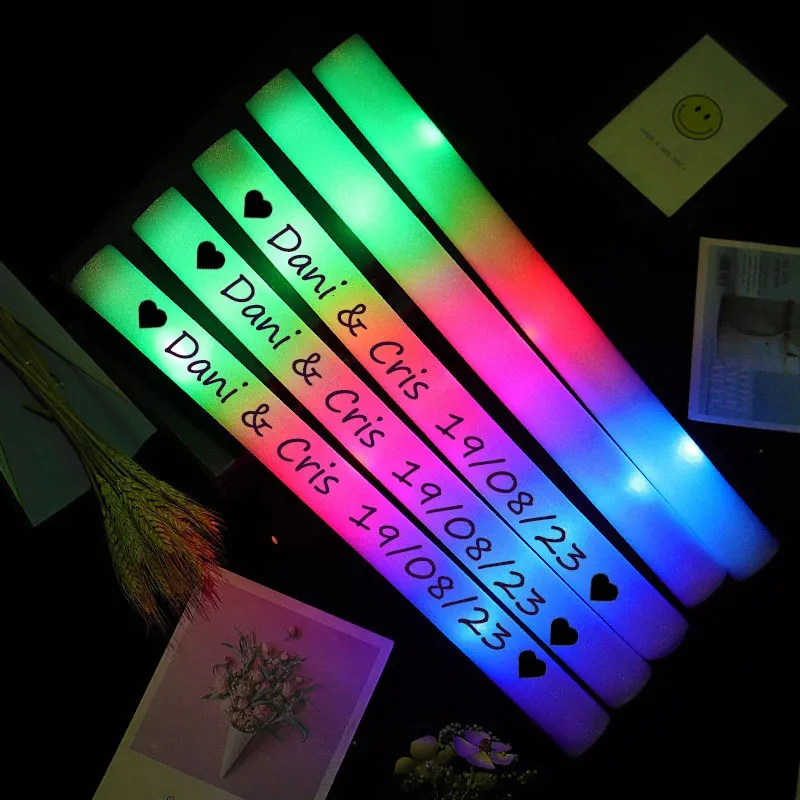 12/30/60 st LED Glow Sticks Bulk Färgglad RGB Glow Foam Stick Cheer Tube Dark Light For Xmas Birthday Wedding Party Supplies 240407