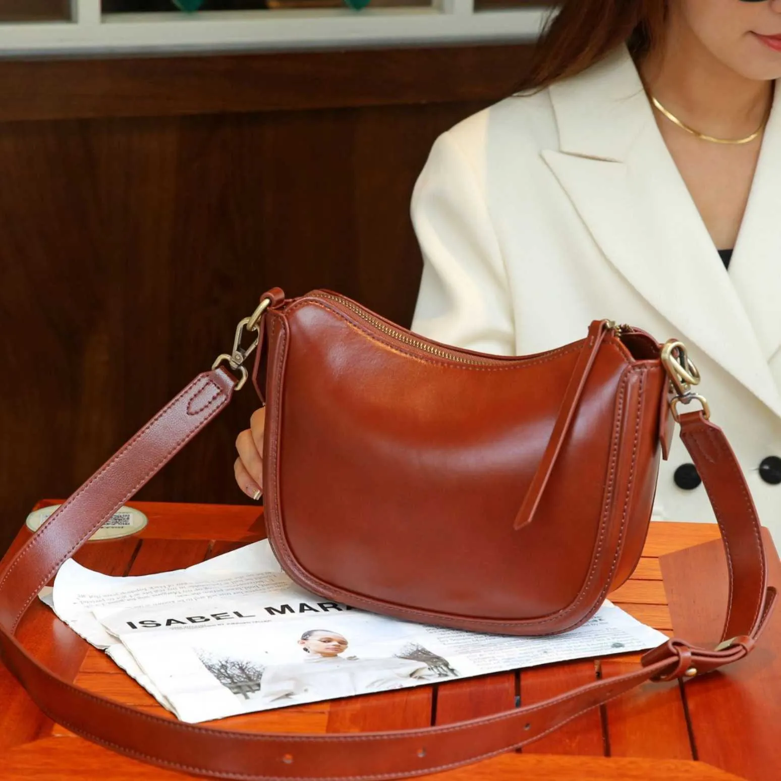 Tabaklanmış bitki üst tabakası inek derisi niş ve çok yönlü kadın çantası tek omuz crossbody minimalist fermuarlı hamur tatlısı hilal dişi