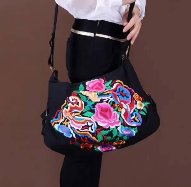 Bags 2023 New National Women Embroidery Bag Embroidered Shoulder Messenger Bag Handbag Vintage Hmong Ethnic Thai Indian Boho Bags