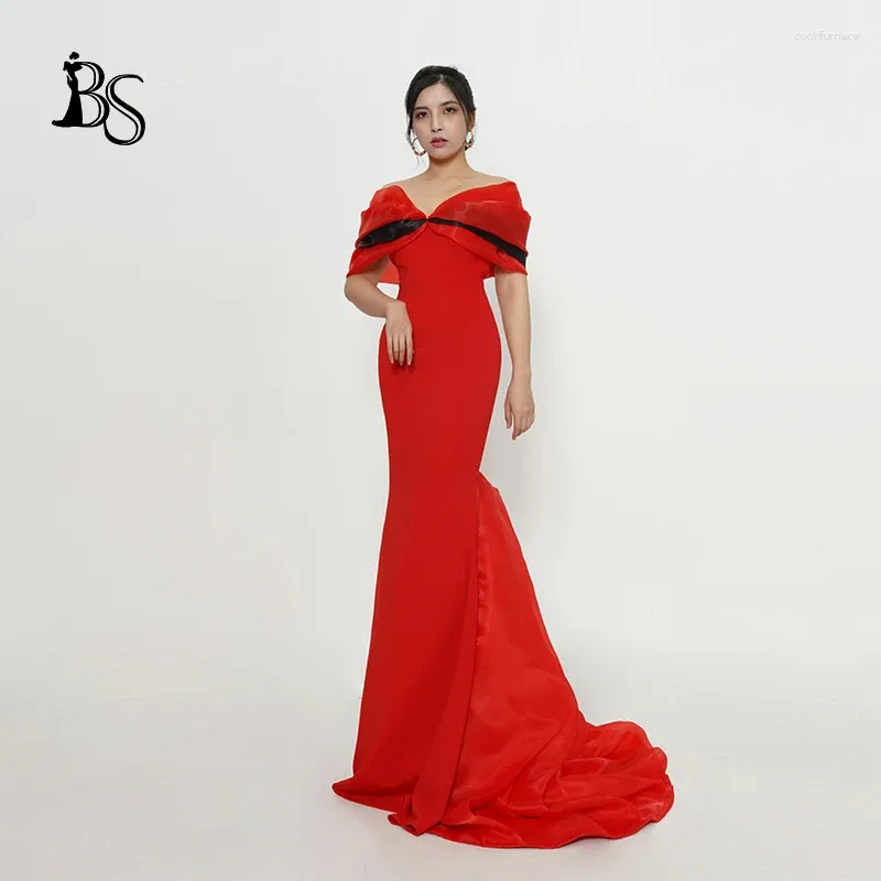 Vestidos de fiesta Baisha Vestido de noche de un hombro Rojo negro Contrasting Colors Sexy V Neck Host Performance con cola Falda larga personalizada H1443