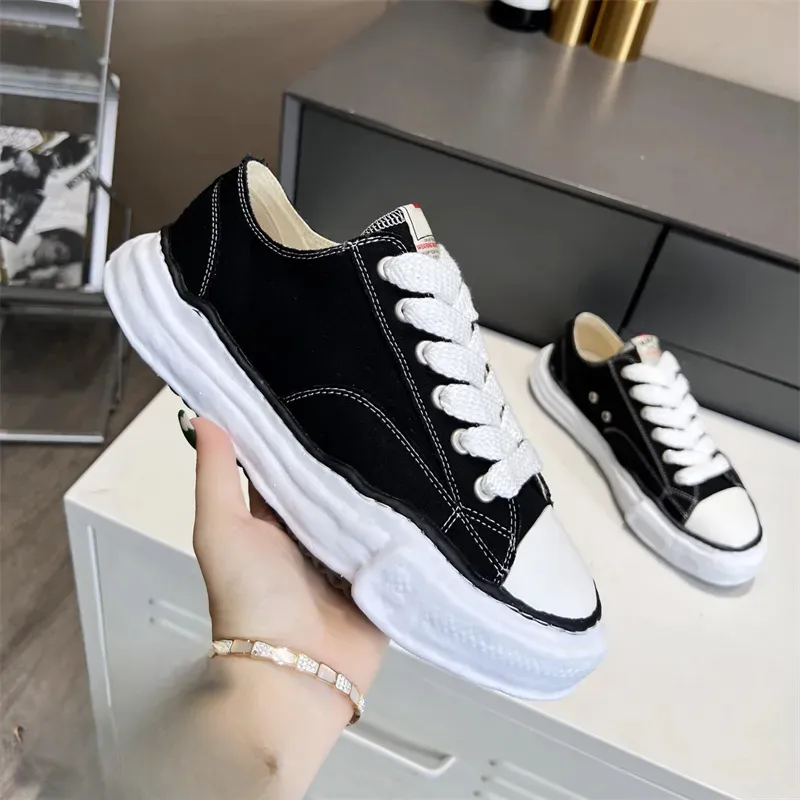 Soleur de créateur en gros dissolution Chaussures sur toile Style lavé MMY Men de chaussures décontractées Mihara Femmes Sneakers vintage Lace-up Yasuhiro noir blanc massif massif solide sneaker