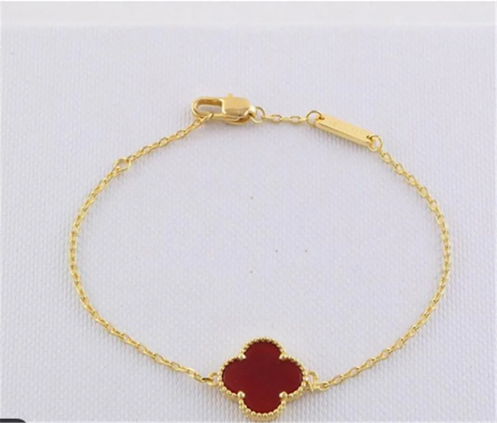 Womens Fashion Charms Armelets Designer Fourleaf Clover Armband 2019 Ny Luxury2020 Gold Silver Armband för Womens7853555