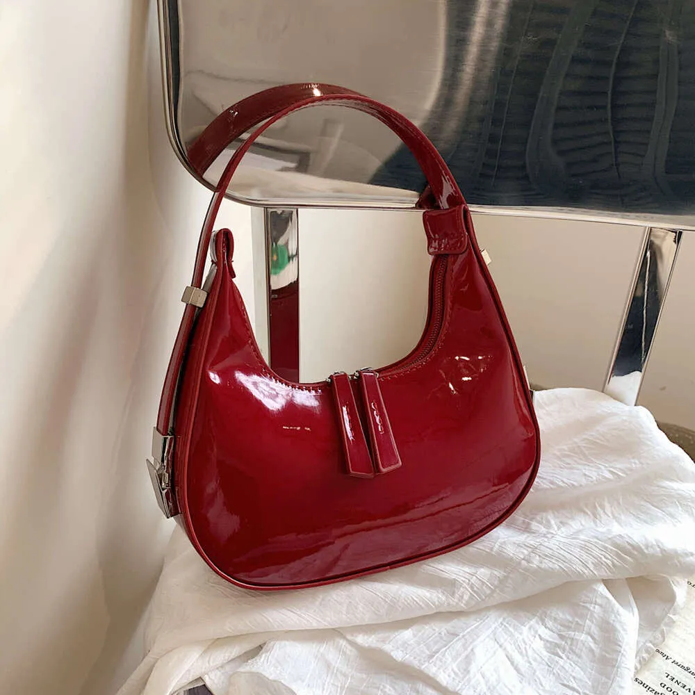 バッグ Vintage leather half moon hand bag Women's Vintage Leather Half-Moon Crossbody Saddle Bag