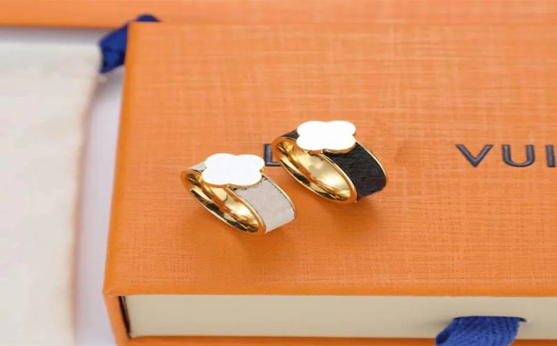 Anillo de moda de diseñador clásico Design Love Love Four Leaf Clover 18 K Gold Jewelery Rings Golden Finger Men Women Lov4937613