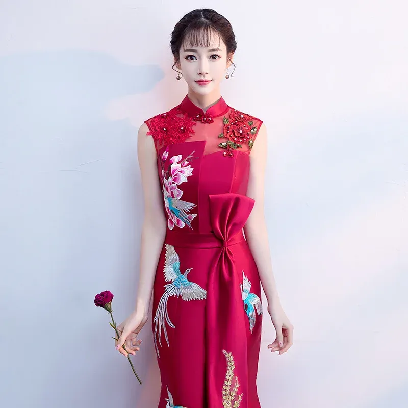 Damens ärmlös aftonklänning Summer Vintage Phoenix Embroidery Qipao Elegant Chinese Bride Wedding Fishtail Cheongsam S-2XL