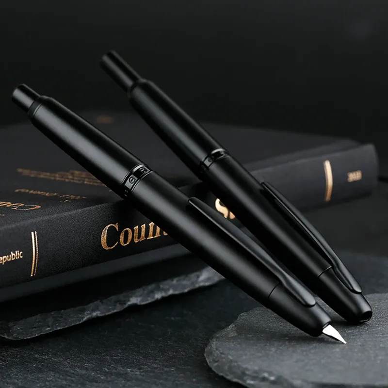 Stylos New Arrivel Majohn A1 Retro Matte Black Rettractable Fountain Pen 0,4 mm Extra Fine Press Encre stylènes pour l'écriture de papeterie