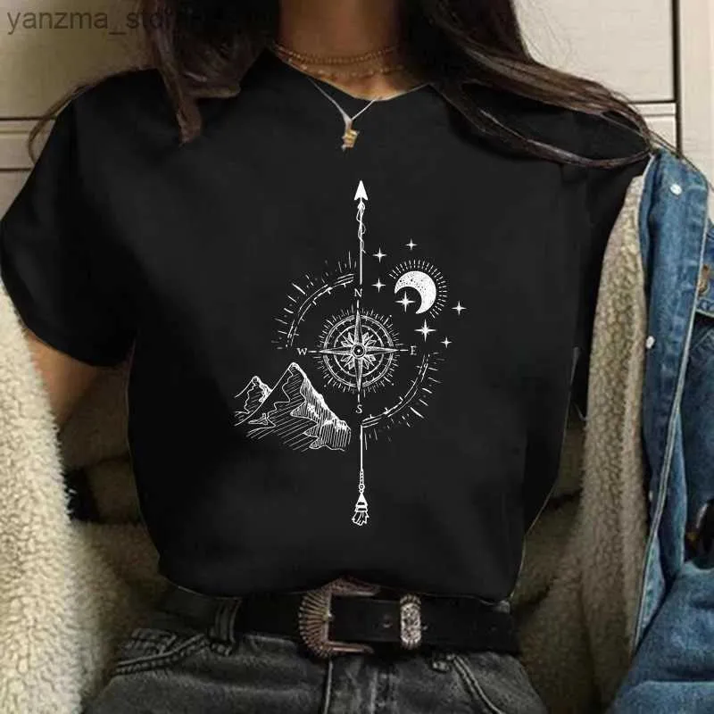 Kadın T-Shirt Moon Printwomen Harajuku Yaz T Shirt Kız Yeni Moda Siyah Üstler Komik Kadın Tişört Günlük T Kadın Giysileri Y2K Sevimli Tops Y240420