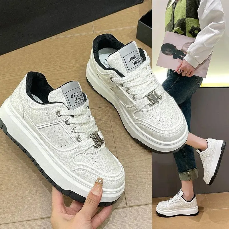 Casual Shoes Women Sneakers 2024 Fashion Breathble Vulcanized PU skórzana platforma Lace Up White