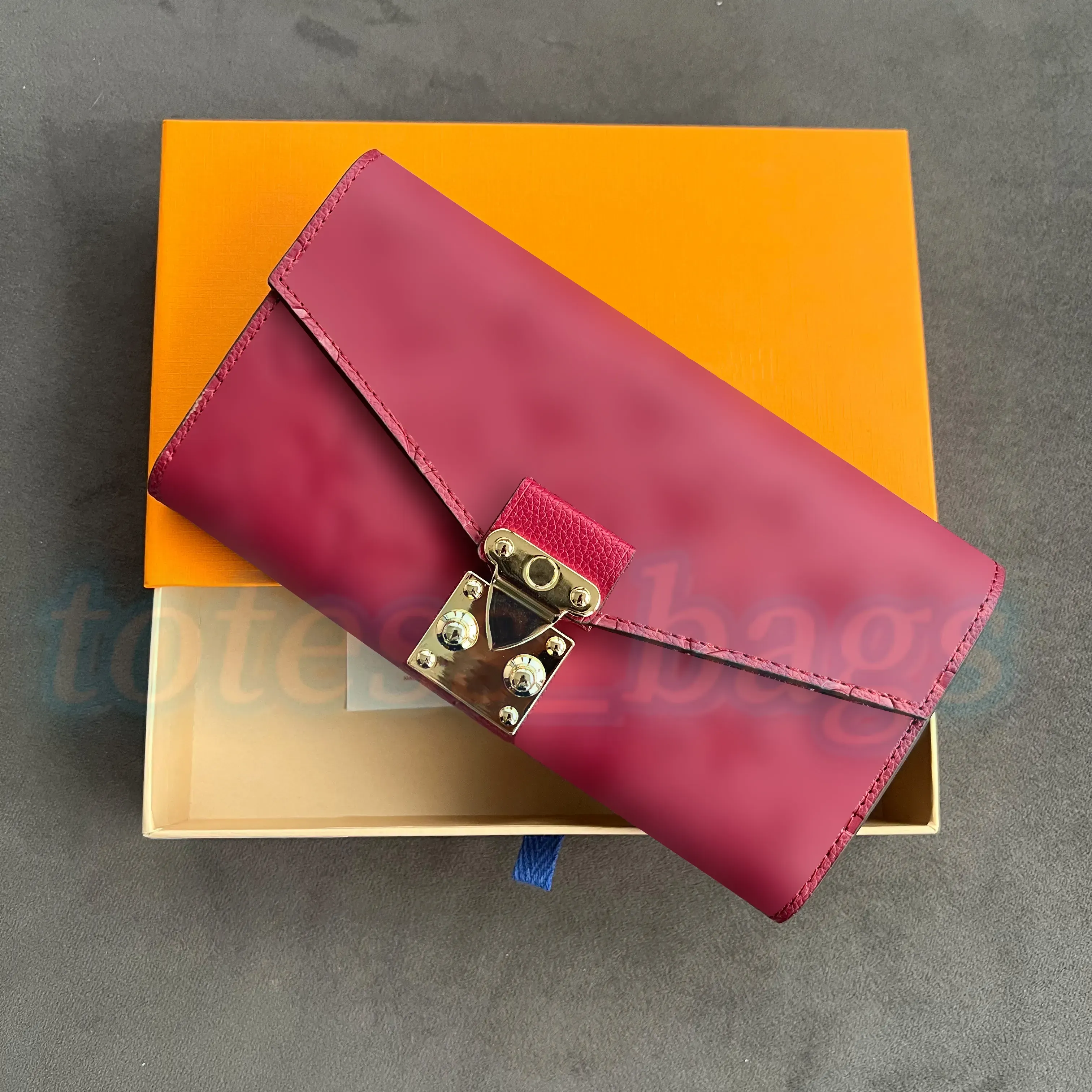 Purses Men Wallet Bag Women Designer Wallets Cardholder Purse Passport Black Embansed Card Holders Luxury Fashion Coin Key Pouch Cross Bo