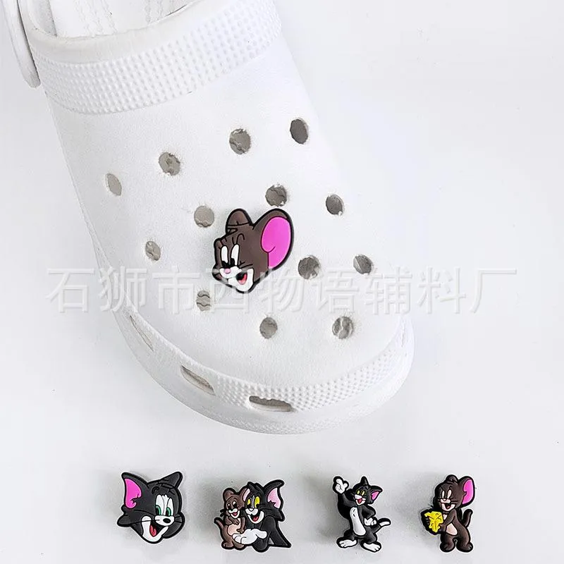 Anime charmes en gros de souvenirs d'enfance chats Mouse Amis de souris drôle cadeau de dessin animé charmes accessoires de chaussures pvc décoration boucle soft caoutchou