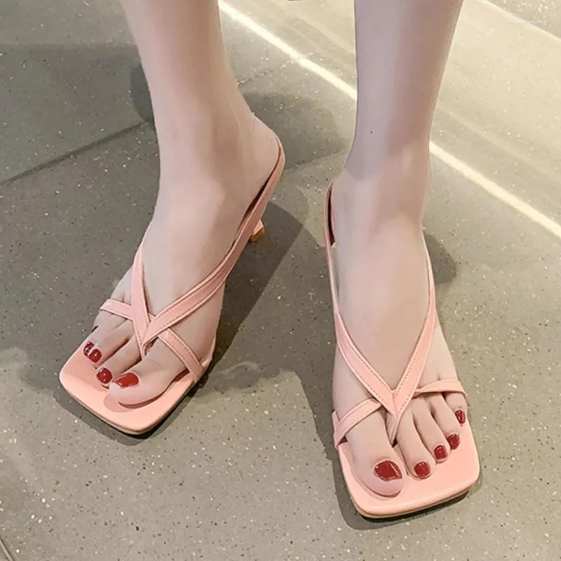 Тапочки 2024 Женщины летние квадратные носки на высокие каблуки мод элегантные открытые сандалии шлепанцы мулы