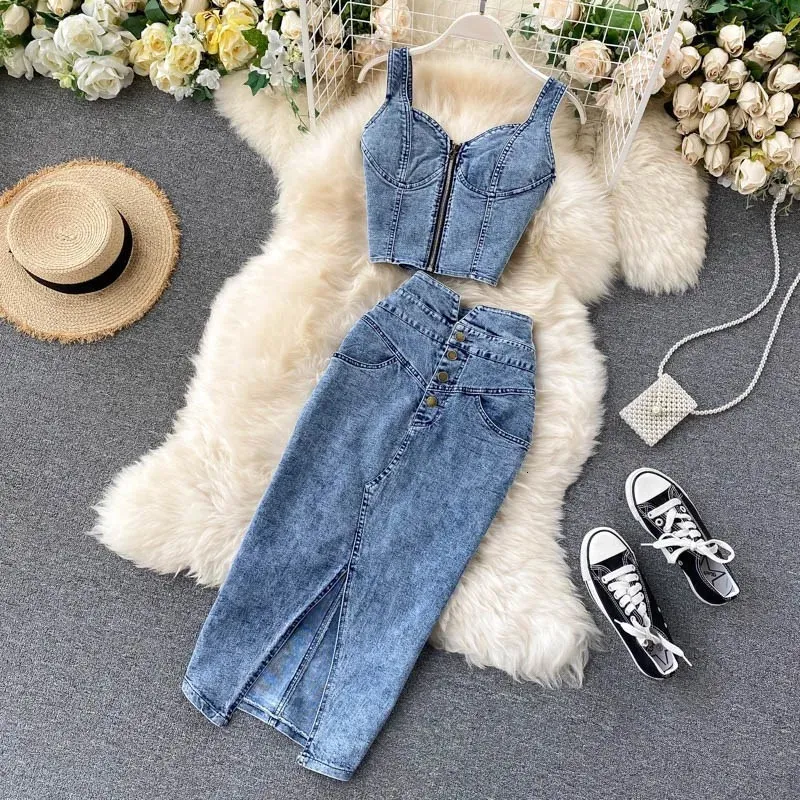 2024 Summer Women kjol Två stycken Sexig V-ringad ctoped denim Vest High midje denim kjolar koreanska damer ärmlösa kostymer 240418