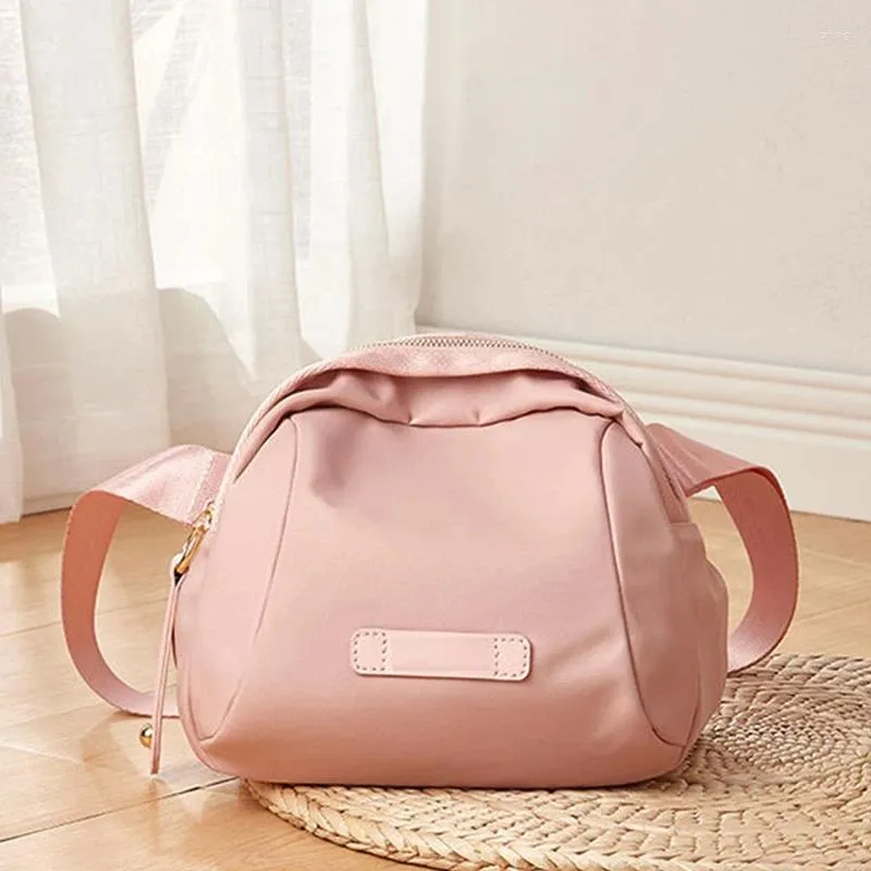 Sacs à bandouliers Fashion Nylon Sac Femmes Shell de grande capacité Lumière Crossbody Light et simple messager Hanbag Sac shopping décontracté Sac