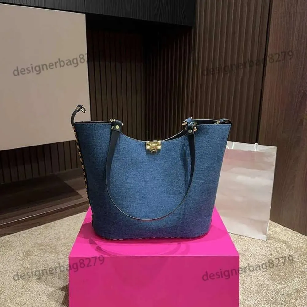 Bolsa de Rivet City Totes grandes sacos jeans de designer para mulheres compras casuais bolsas de praia