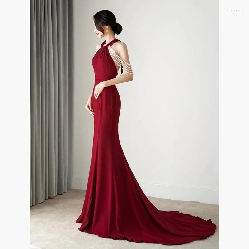 Runway Dresses Vintage Wine Red Celebrity Halter Sleeveless Sexy Backless Pearl Slim Mermaid Female Banquet Trailing Party Evening Gown