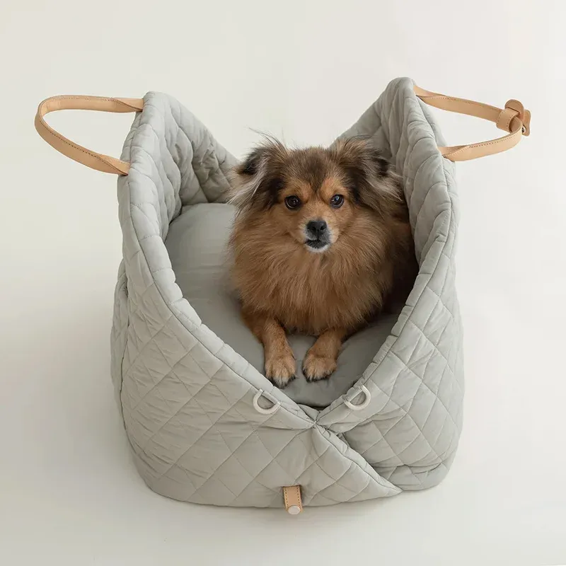 أكياس محمولة مقعد الكلب الكلب لمقعد سيارة غير محمولة Nonslip Carriers Boster Boster Back bag for small dog cat travel siege de voiture dour chien