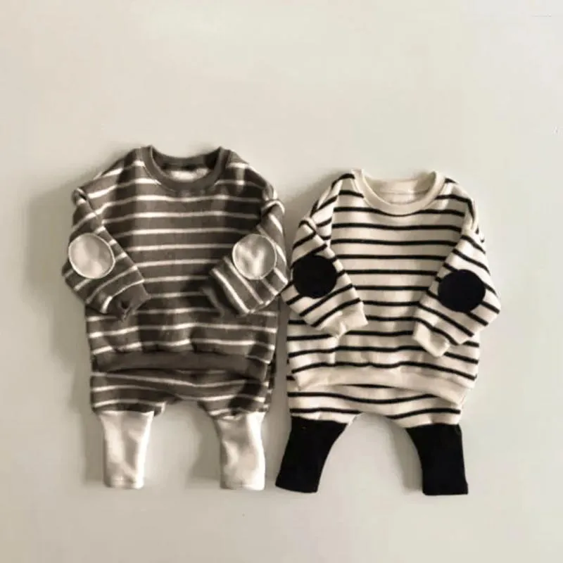 Kläder sätter 2024 Spring Baby Casual randiga kläder Set Infant Spädbarn Långärmad lapp Sweatshirt Harem Pants 2st Suit Smittbarnskläder
