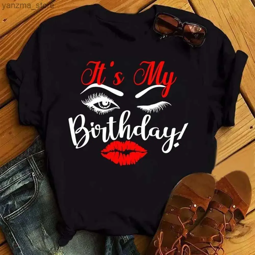 여자 티셔츠 플러스 사이즈 Maycaur 속눈썹 및 입술 인쇄 여성 T 셔츠 패션 그래픽 탑 재미있는 생일 파티 캐주얼 여성 TS Y240420