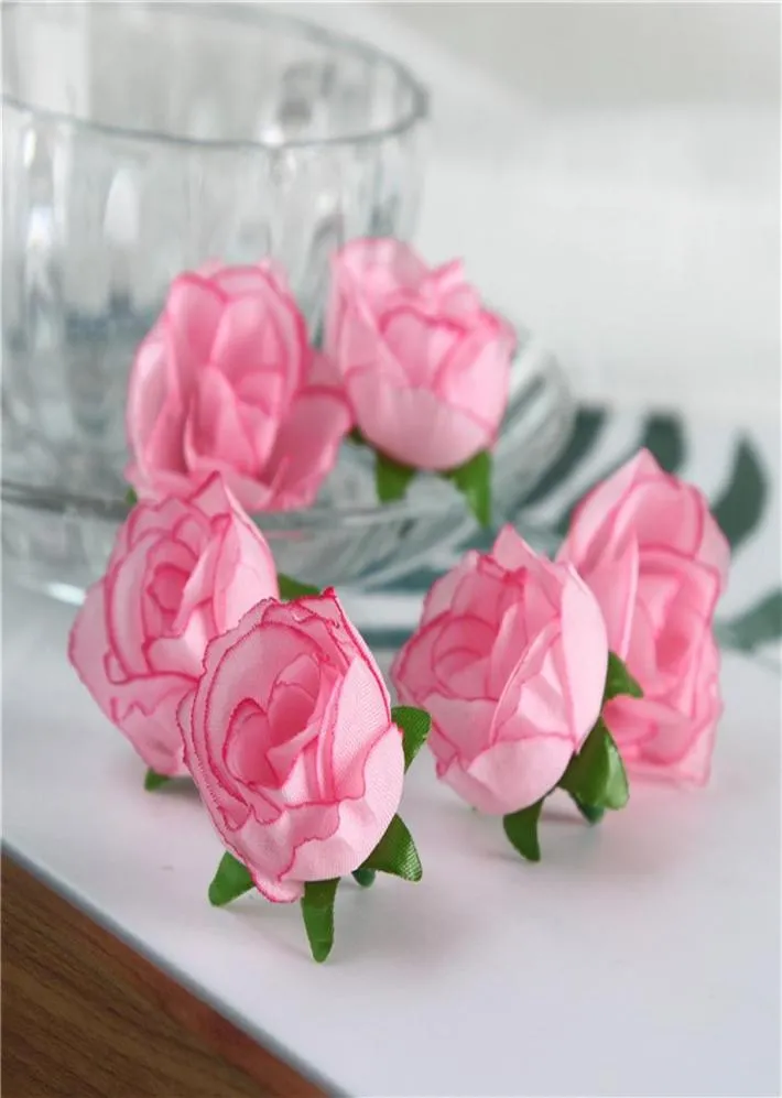 200 PCS Lot Artificial Flowers Rose Buds Roses Roses Zijden Bloem Hoofd Arrangement Wedding Party Decoratieve woningkrans Hoofdtakken181024419919410