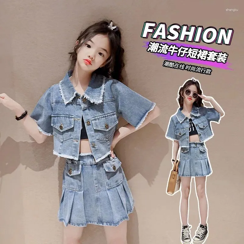 Kledingsets Retro Girls Denim Set Raw Hem kort shirt Geplooide rok 2pcs Kinderkleding Kinderen Outfit Vetement Enfant Fillle