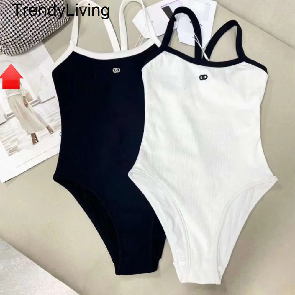 New Womens Swimwear Designer Bikini Swimsuits 2024Ss Sexy Mulheres com nervuras sólidas com traje de banho fêmea fêmea Summer Beach Use Biquíni de natação