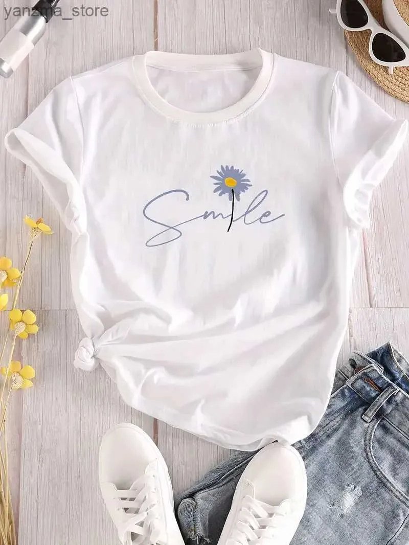 Camiseta feminina letra de flores de flor de estampa de palha de pescoço camiseta casual short slve shirt para roupas femininas de verão kawaii 90s coreanas tops y240420