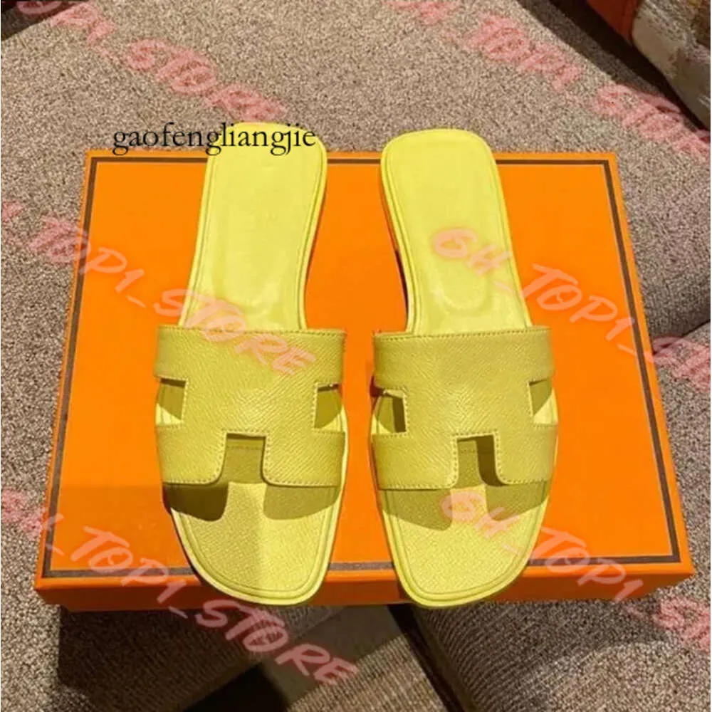 Femmes Sandals Brand Designer Slippers Flip fliplops Luxury Fashion Womens Crocodile Skin Slide Ladies Beach Sandal Summer avec Box 652