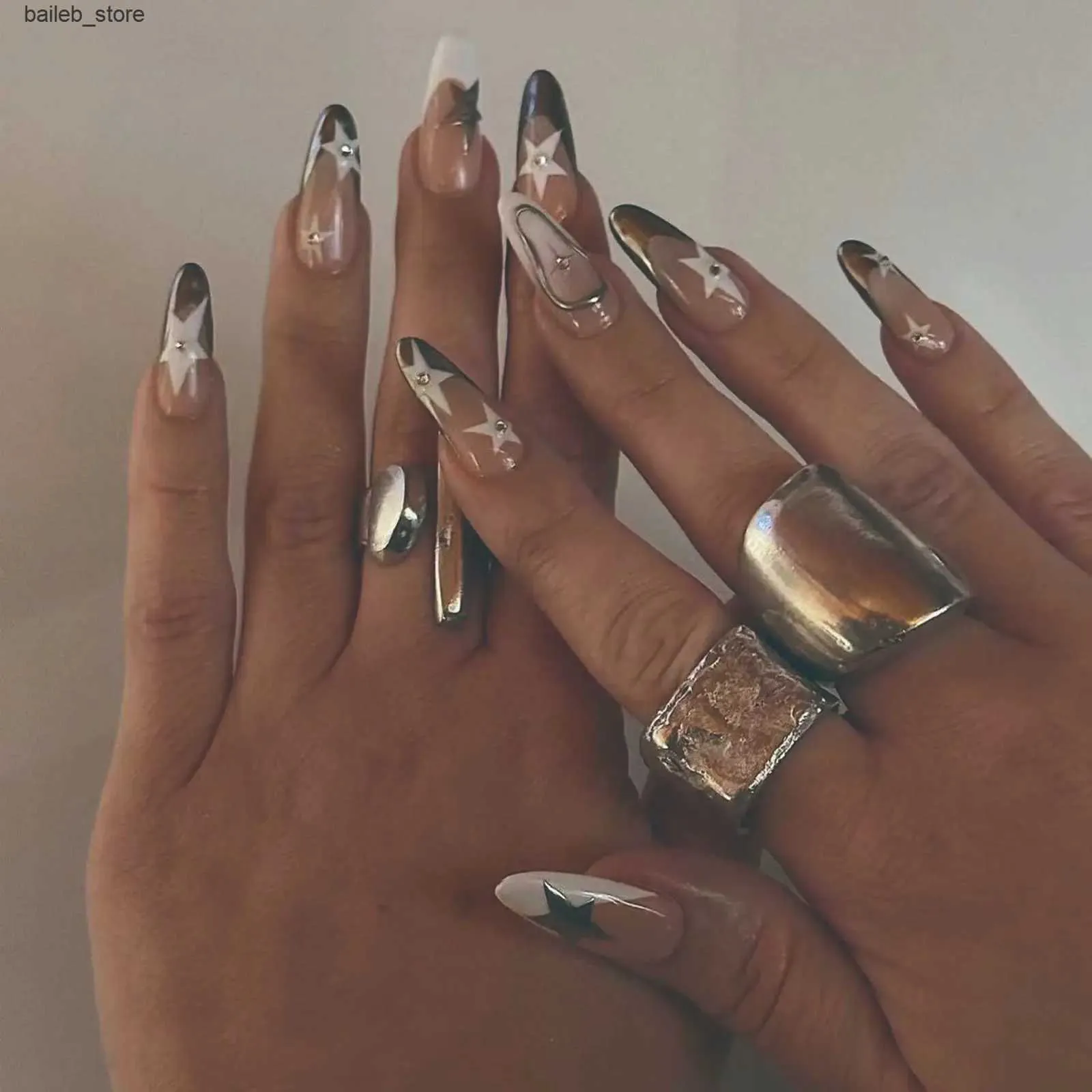 Valse nagels 24 stks bruine zilveren witte kleur nep nagel Franse amandel vijf puntig sterontwerp valse nagel tips 3D waterdiamant druk op nagels y240419 y240419