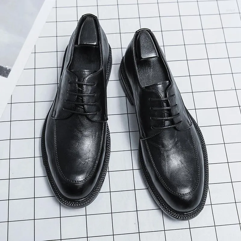 Scarpe vestiti uomini tendenza della moda europea e americana casual black marrone pusme di consegna gratuita di consegna gratuita