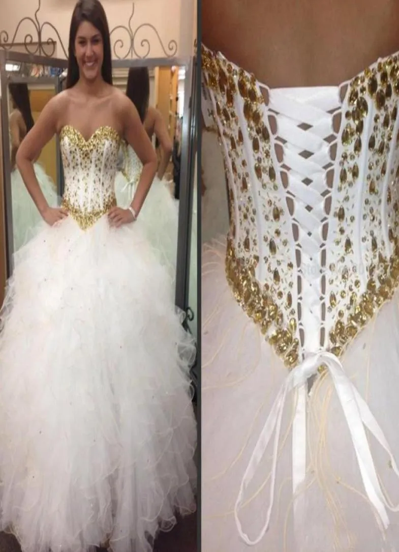 Fantastische gouden en witte quinceanera -jurken kristallen lieverd mouwloze top korset terug prom feestjurken ruches rok aangepast m9640189