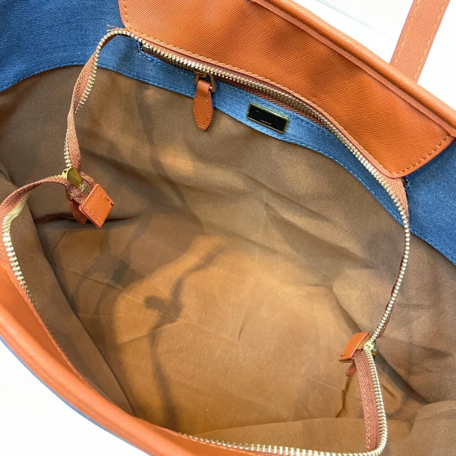 Lettre de grande capacité de style coréen Sac en toile brodé Nouveau sac à bandoulière d'étudiant de couleur solide simple décontractée